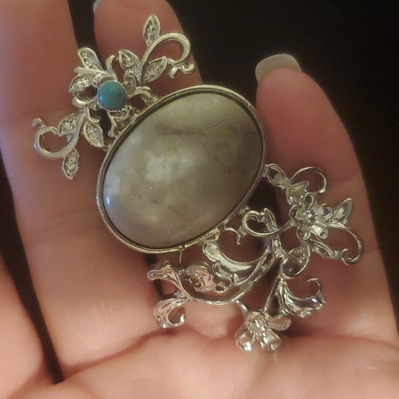 New Agate Silver Wrapped Flower Pendant Brooch. - Picture 9 of 9